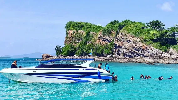 Luxury Tour: Snorkeling & Island Hopping