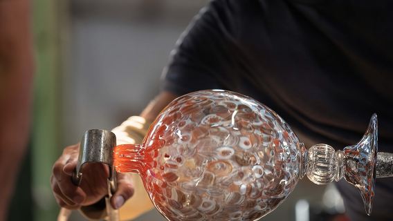 Murano โดยเรือแท็กซี่ส่วนตัว รวมการสาธิตการเป่าแก้วและรถรับส่งจากโรงแรม