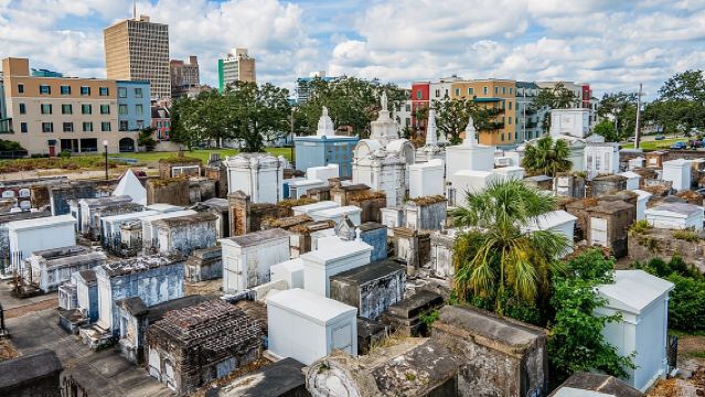 ทัวร์เดินชมสุสานเซนต์หลุยส์หมายเลข 1 อย่างเป็นทางการ