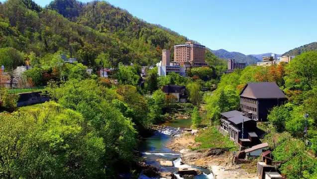 北海道札幌經典一日遊：定山溪温泉+頭大佛+神宮+白色戀人公園