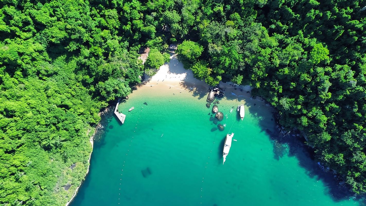 Check out the best islands in Paraty on an exclusive boat tour