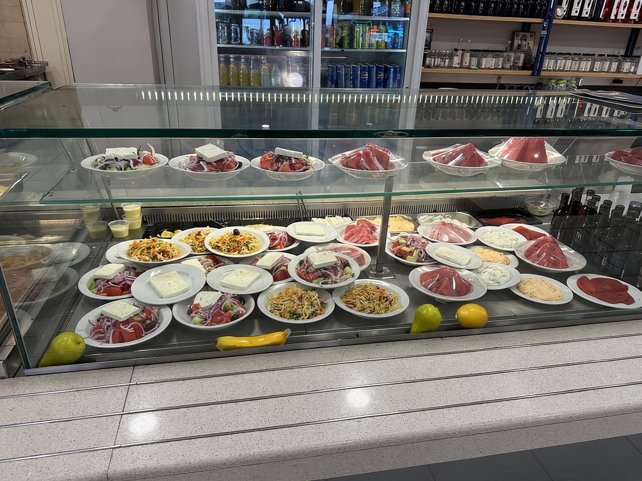 Athens: Meteora Monasteries Day Trip with Caves and Lunch