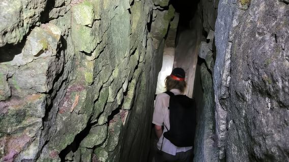 Private Nottawasaga Bluffs Caves Hike - Creemore/Collingwood