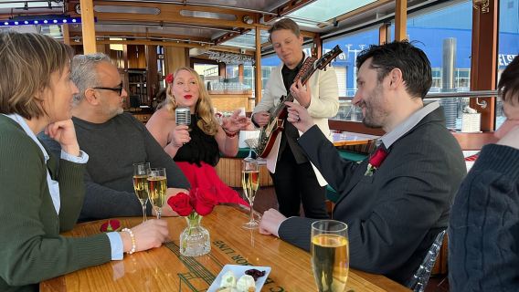 New York: crociera romantica con serenata jazz e musica dal vivo