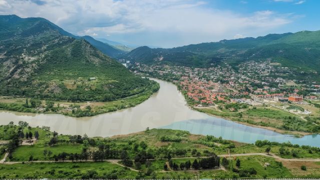 One-day private charter to Zhinvali Reservoir, Gudauri Viewpoint, Ananuri Fortress Complex, and Aragvi River