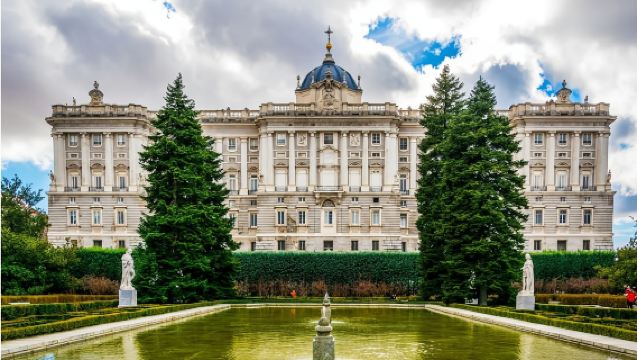 Madrid City Day Tour + Optional Attractions + Local Guide + Private Family Tour
