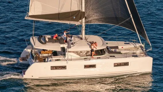 tour di un giorno a Santorini, Grecia [Catamarano di lusso/Barbecue incluso/Gruppo di 22 persone]