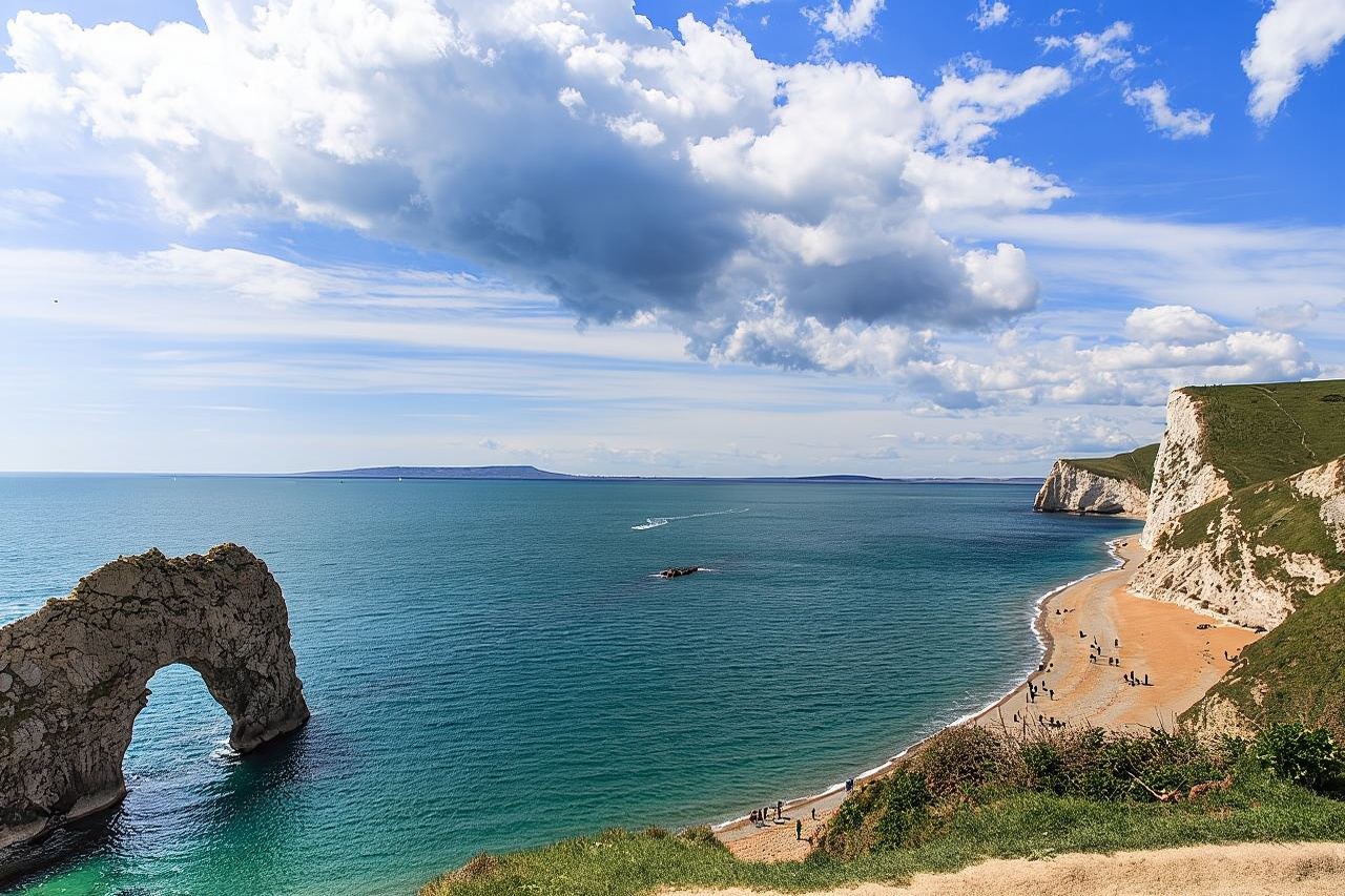 Full Day Jurassic Coast Mini-Coach Tour from Bournemouth