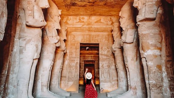 Tur Sehari Pribadi yang Dapat Disesuaikan ke Abu Simbel dari Aswan dengan Mobil Pribadi