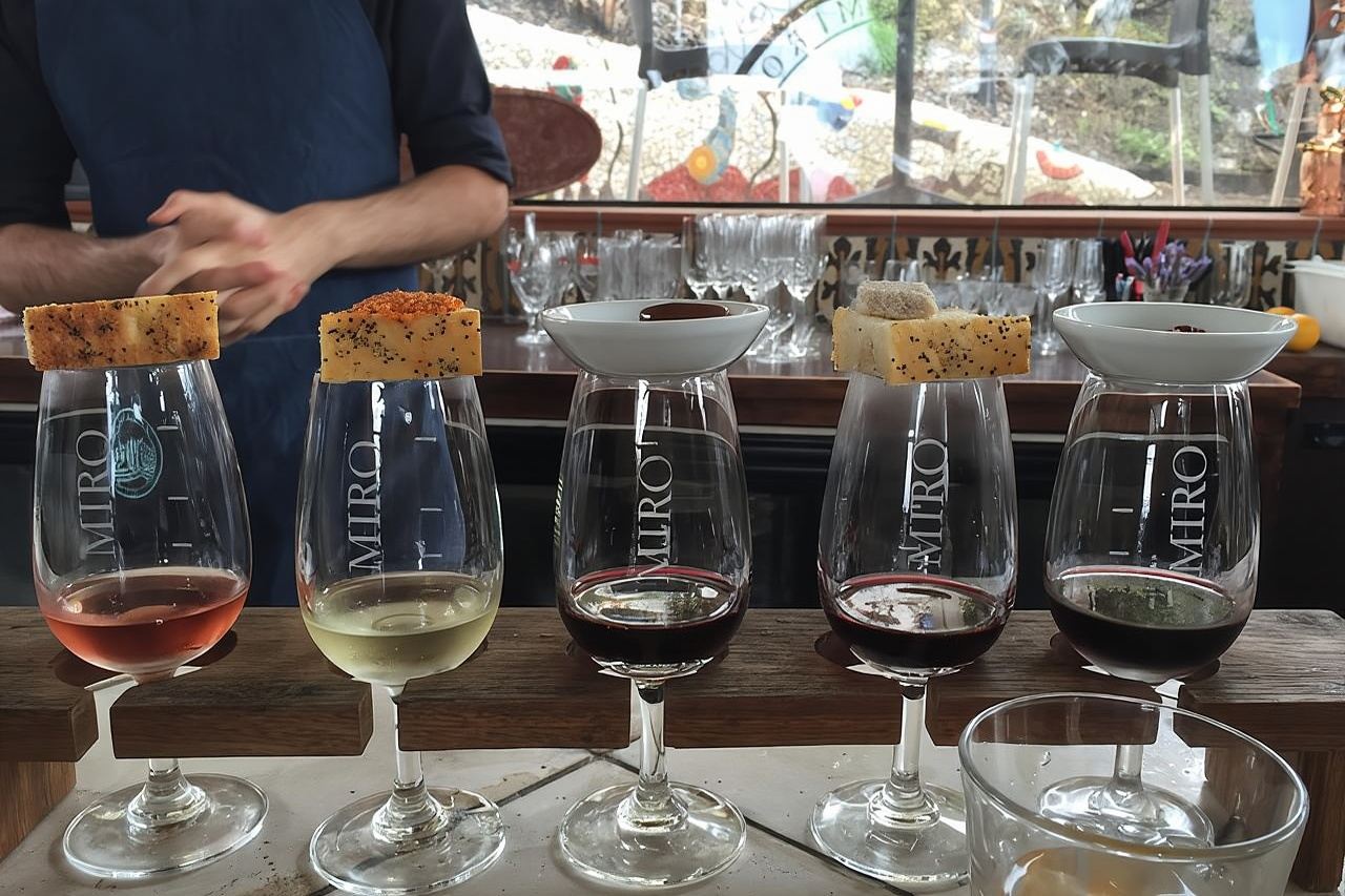 Waiheke island Wine Tours - PREMIUM wine tasting MAX 11 clients !