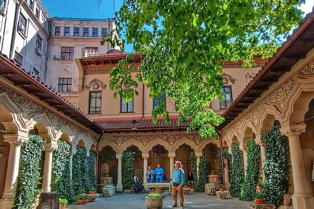 Tour a piedi di Bucarest con una guida madrelingua italiana