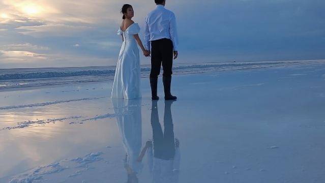 Visit to Uyuni Salt Flats from La Paz Bolivia by Bus