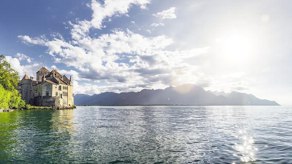 Chaplin, Montreux and Chillon castle winter tour