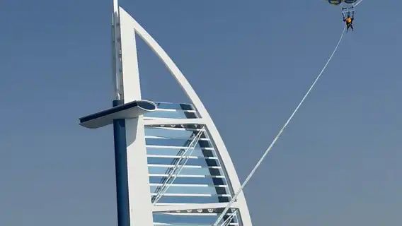 杜拜：帆船酒店滑翔傘、冰淇淋、圖片和視頻