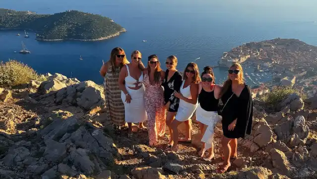 Dubrovnik Sunset Tour with Scenic Views and Local Wine