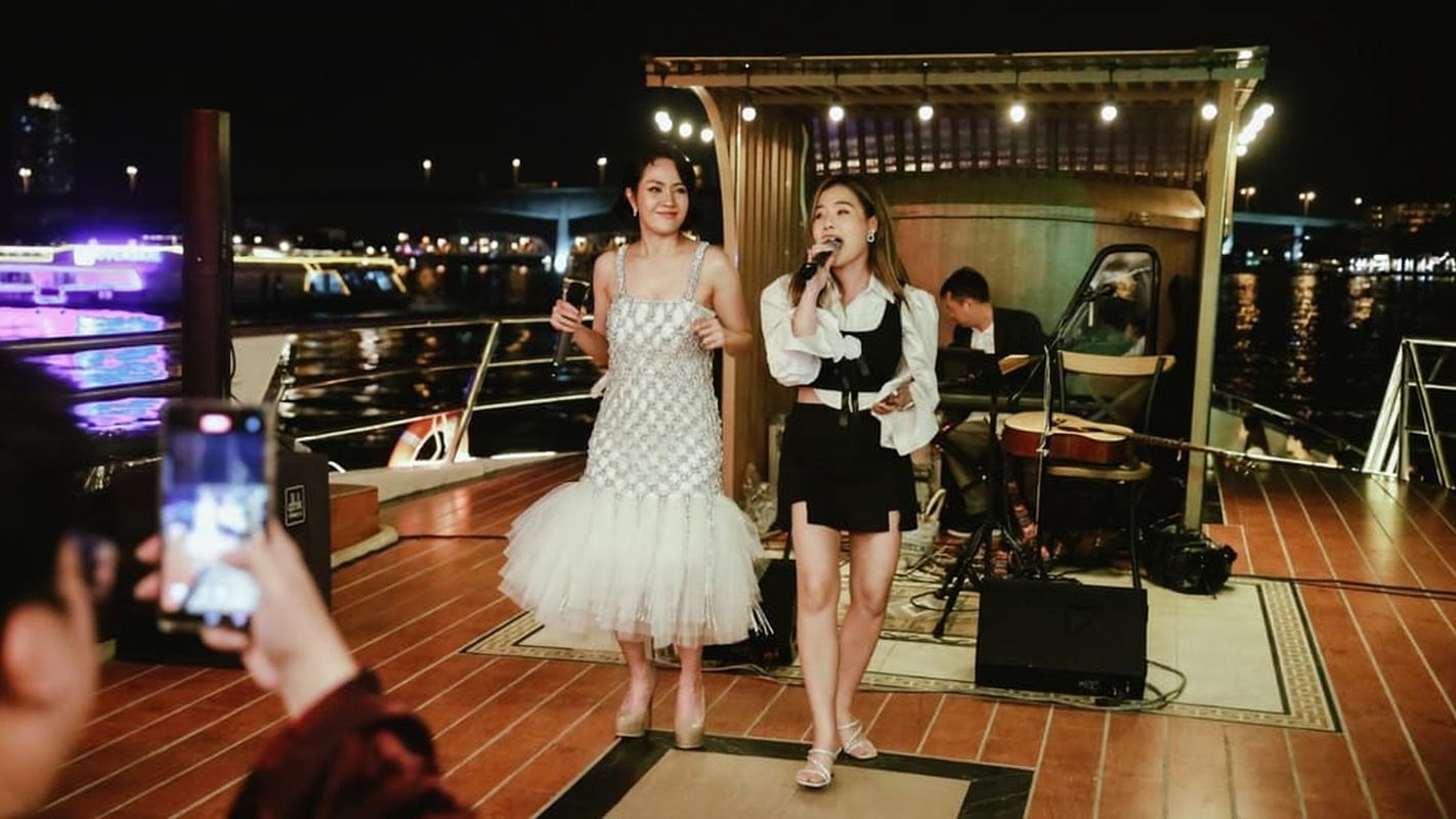 Bangkok: Premium-Dinner-Buffet auf der New Horizon Cruise