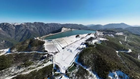 1-night stay at Landison Segah Hotel + Skiing at Jiangnan Tianchi