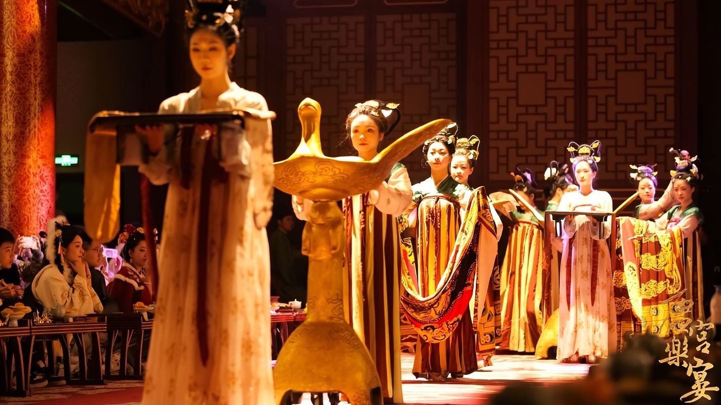 Henan Palace Banquet: Tang Dynasty Music Banquet (Enjoy Night Views from the Tower + Optional Hanfu Dress-Up Experience + Tang Tea and Dessert Tasting)