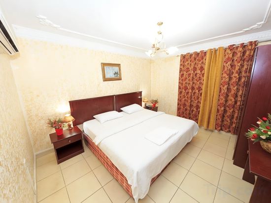 Gulf Hotel Apartment - Tap to explore photos
