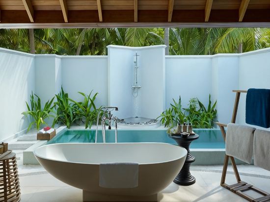 Dusit Thani Maldives - Tap to explore photos