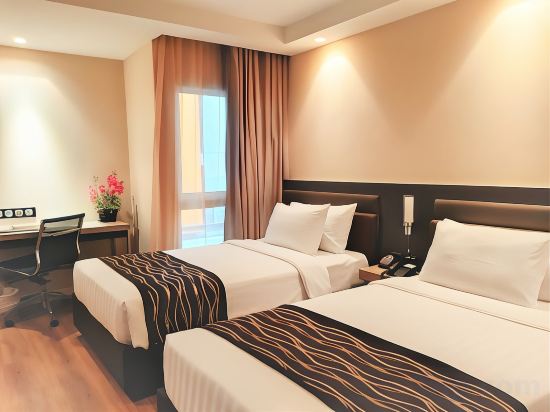 Amora NeoLuxe Hotel Room Type - Executive Room (Non-Smoking)