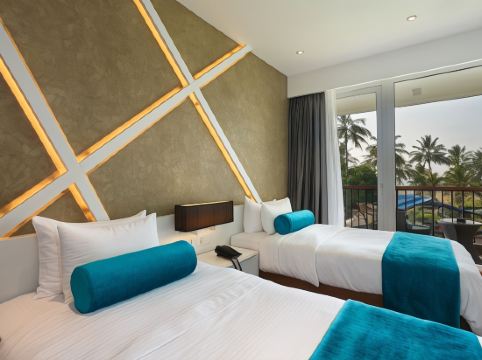 Camelot Beach Hotel Room Type - Coastal Deluxe Balcony Twin