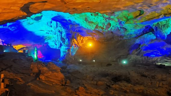 Лючжоу + Национальный геологический парк карстовых пещер Сянцяо в Лучжай + Город Цзяндуа / гид на нескольких языках @