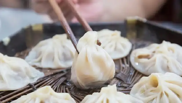 Private Xi'an Tour: Terracotta Warriors, Hanyangling Museum, Cave Homes