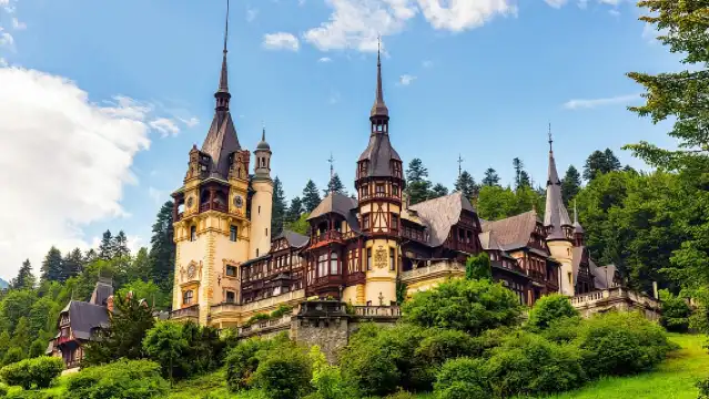 Bucharest to Dracula Castle, Peles Castle and Brasov Guided Tour