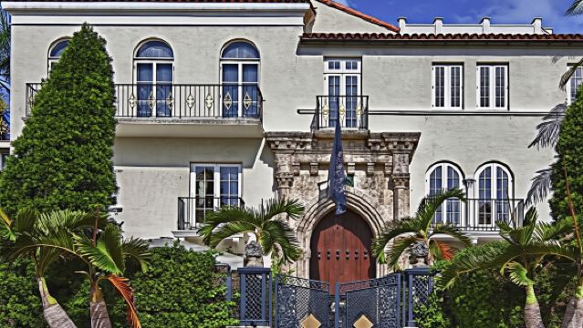 The Official Art Deco Walking Tour by The Miami Design Preservation League