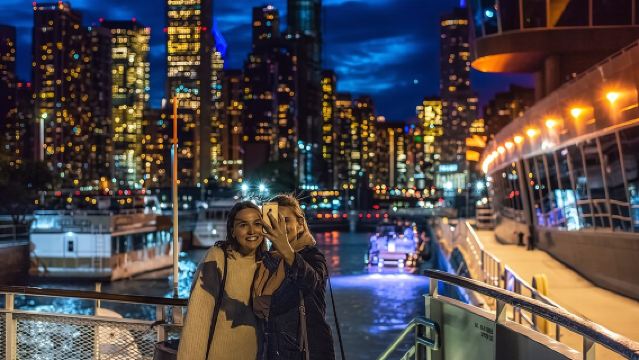 ทัวร์สถาปัตยกรรม 45 นาทีที่แม่น้ำชิคาโก จากมหาวิหาร