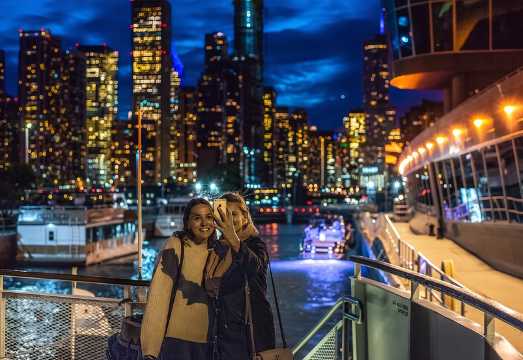 Chicago River 45-Minute Architecture Tour from Magnificent Mile