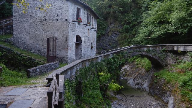 ทะเลสาบโคโม: ทัวร์เดินป่า Varenna ถึง Bellano