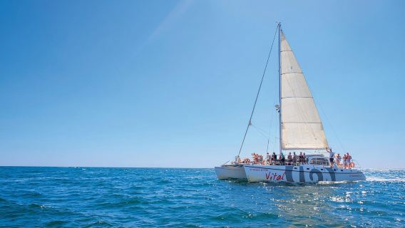 Ab Vilamoura: Katamaran-Erlebnis bei Sonnenuntergang