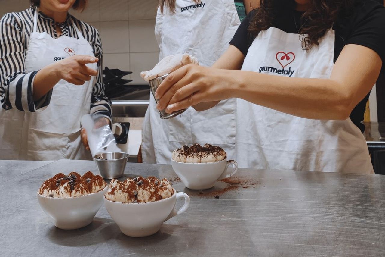 Rome cooking: Gelato & Tiramisu with savoiardi Baking class