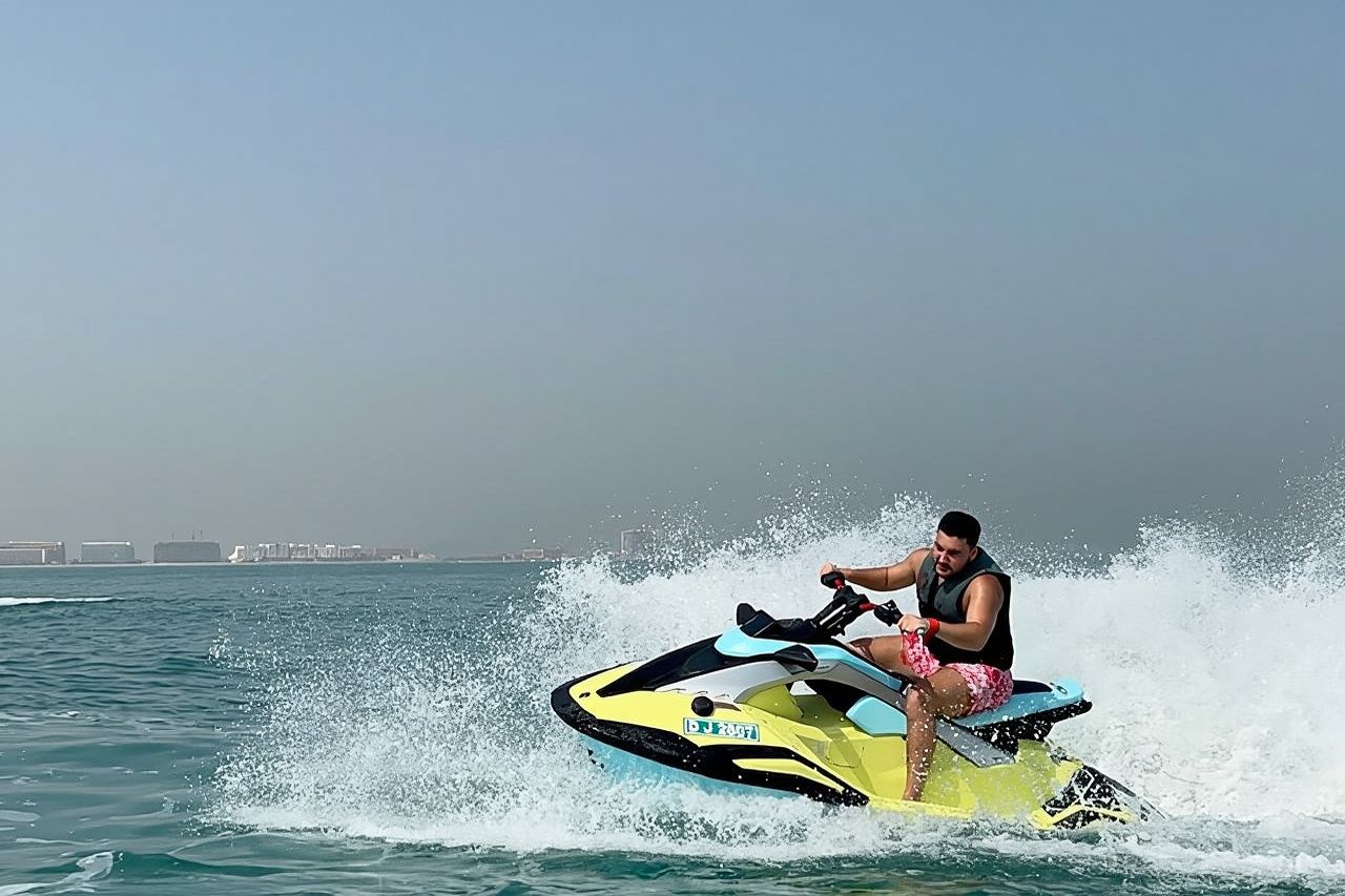 Excursión exclusiva de 1 hora en moto acuática: Burj Al Arab y Atlantis