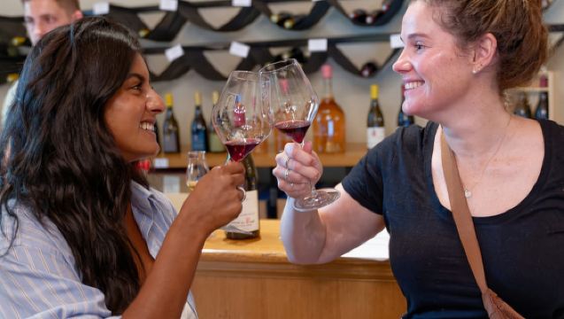 From Aix en Provence: Bandol & Cassis Full-day Wine Tour