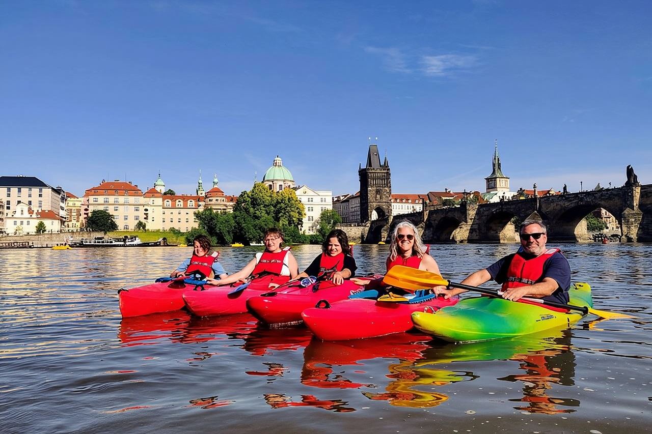 Excursion en kayak dans le centre-ville de Prague - 2 heures