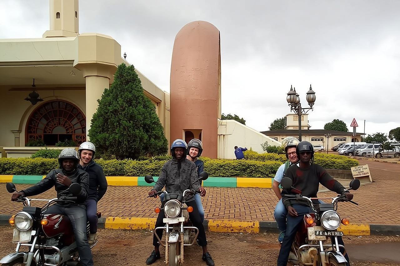 Tours en moto por Kampala [boda boda tours].