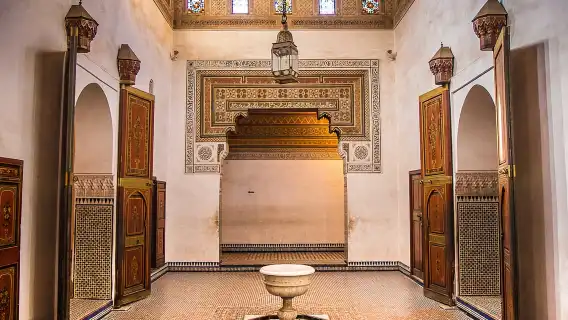 ทัวร์ครึ่งวันในมาร์ราเกช | คูตูเบีย, พระราชวังบาเอีย, สุสานซาเดียน