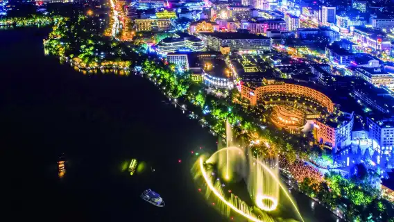 10人團丨杭州西湖斷橋+美食網紅店夜遊ღ可升級河坊街夜景遊船