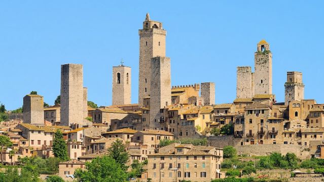 San Gimignano, Siena, Monteriggioni: Fully Escorted Tour, Lunch & Wine Tasting