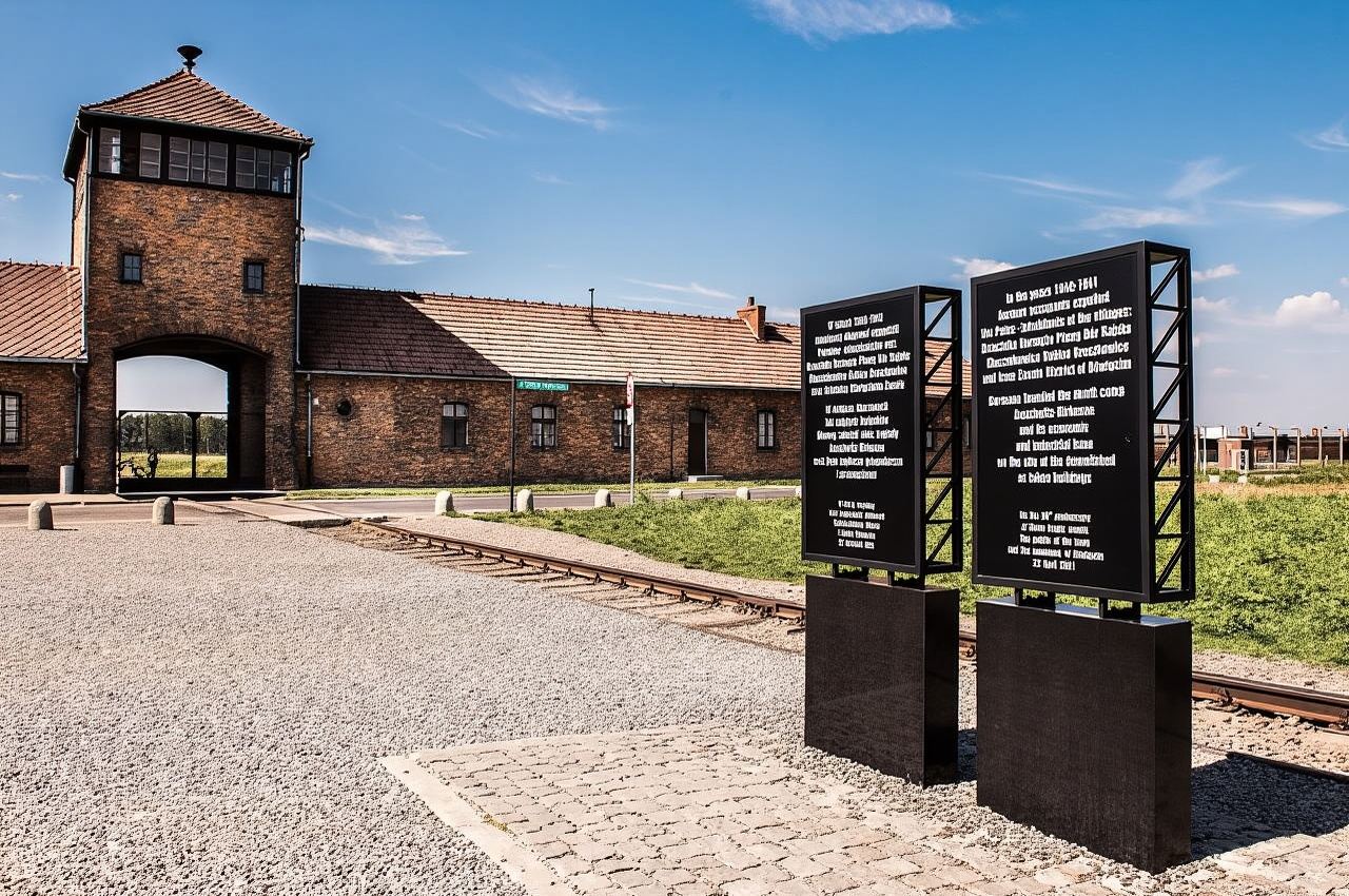 Krakow Memorial and Museum Auschwitz-Birkenau 1-day tour in English | Includes admission ticket + official professional guide