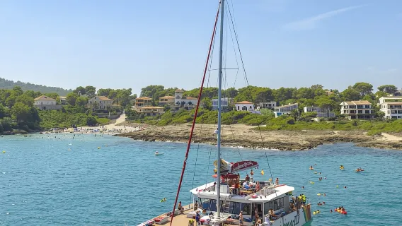 Port d'Alcudia: Crociera in Catamarano sulla Costa Nord con Pasto