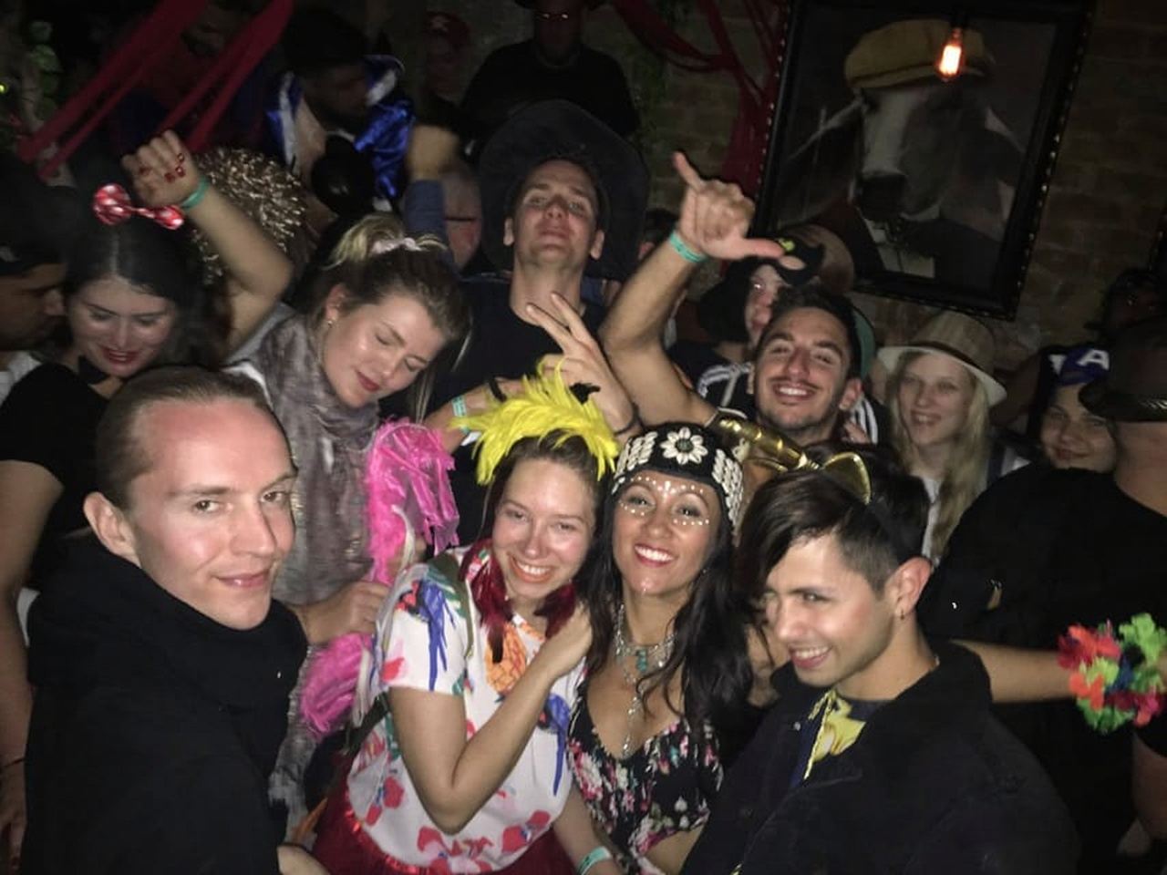 Tel Aviv: Pub Crawl with 4 Stops and Free Shots