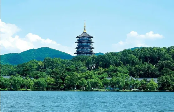 杭州西湖 雷峰塔 靈隱寺 飛來峰一日遊（含遊船）