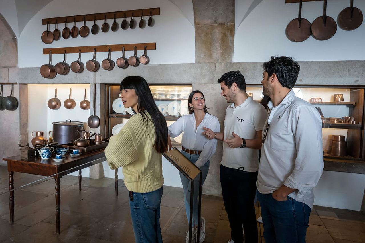 From Lisbon: Sintra with Pena Palace and Cabo da Roca by 4WD