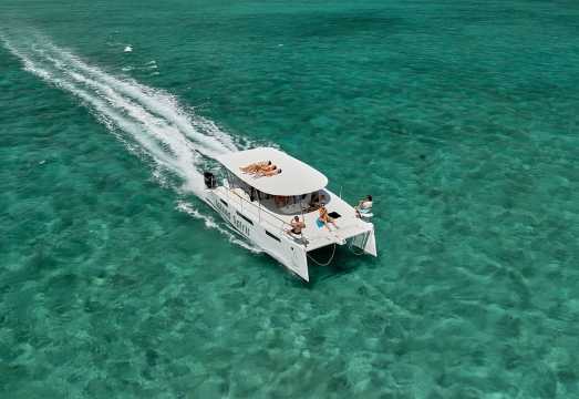 Catamaran Mauritius: South East 5 Islands Catamaran Cruises