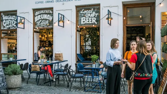 Bucarest privata: storia e cibo con pasto tradizionale