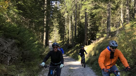 Recorrido en bicicleta eléctrica por Sinjajevina